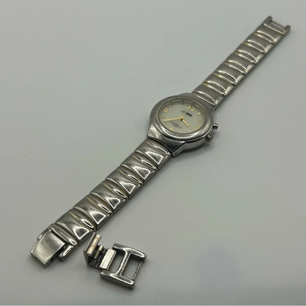VTG GoBlu Illuminating Wristwatch Round White Face Silver & Gold Tone Band